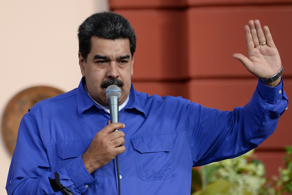 Nicolás Maduro ofrece 20 mil becas estudiantiles a jóvenes colombianos