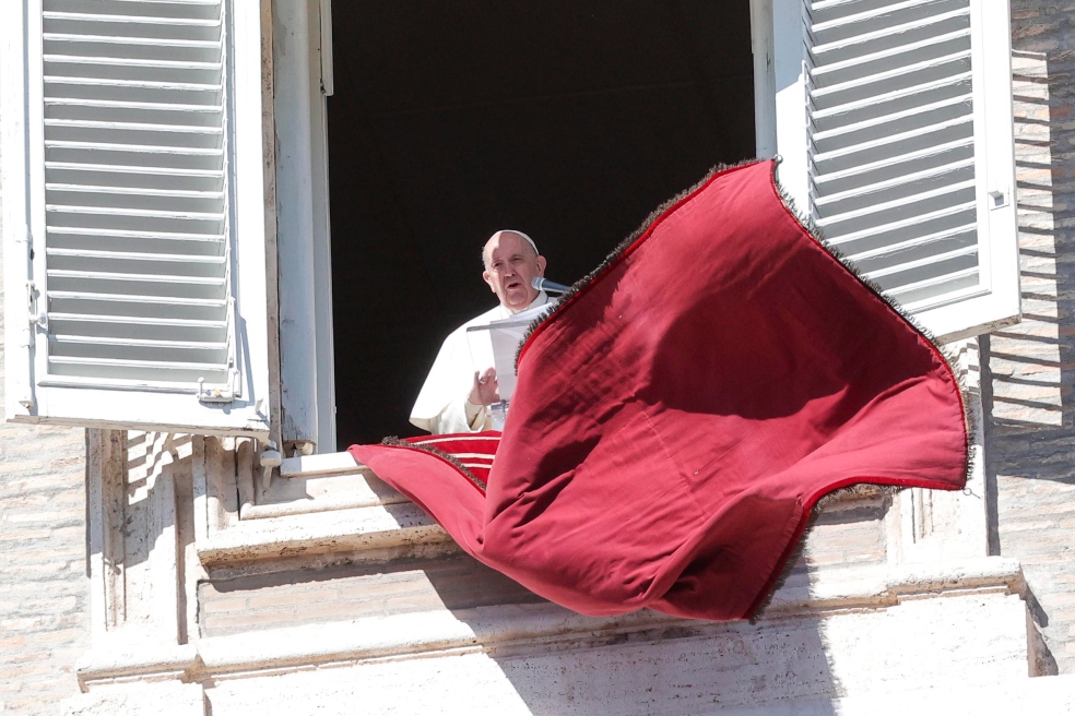 Vaticano introduce el delito de pedofilia en el Código de Derecho Canónico