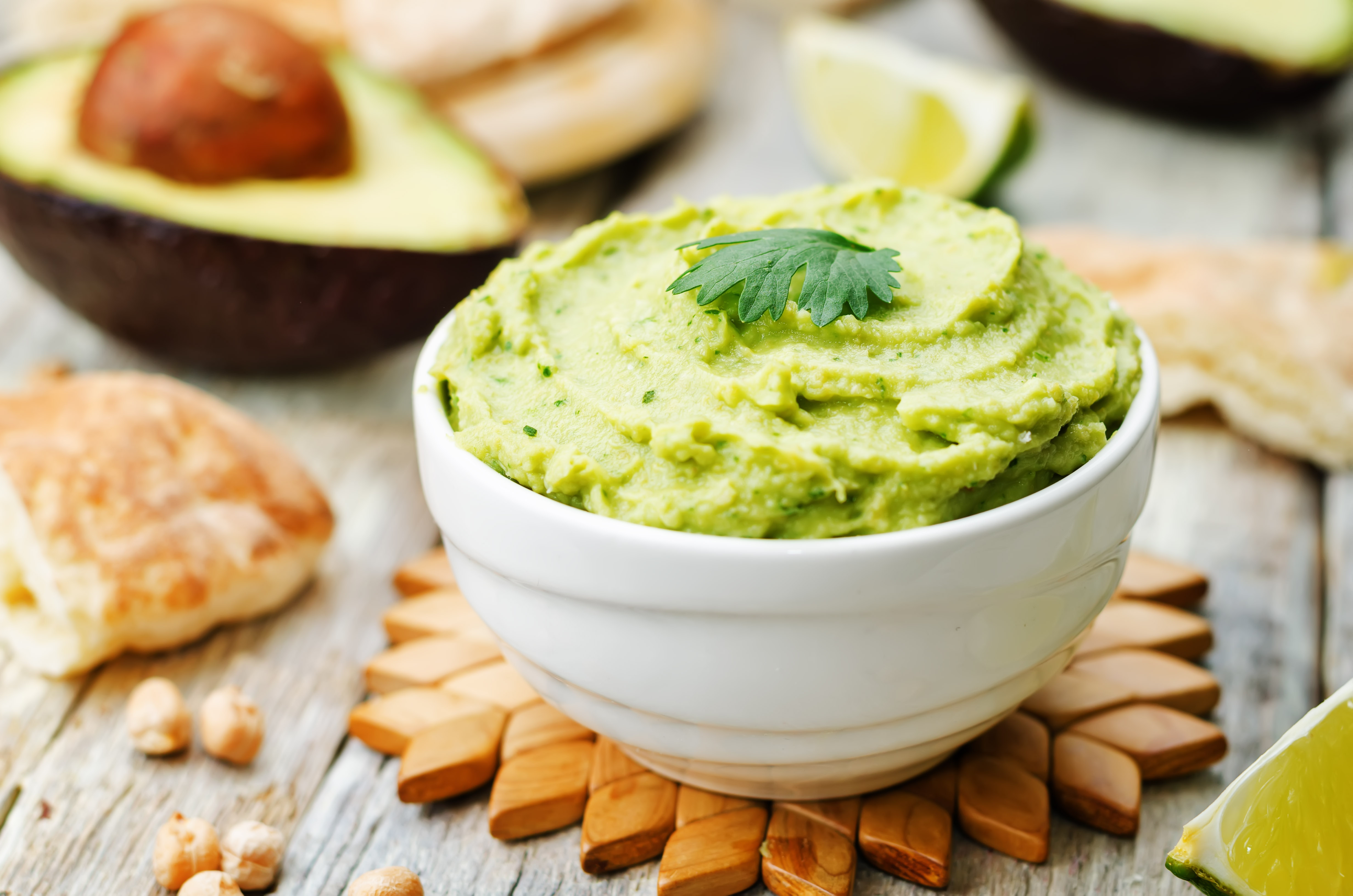 Inspirado en la arepa reina pepiada: así se hace este “dip” de pollo con aguacate