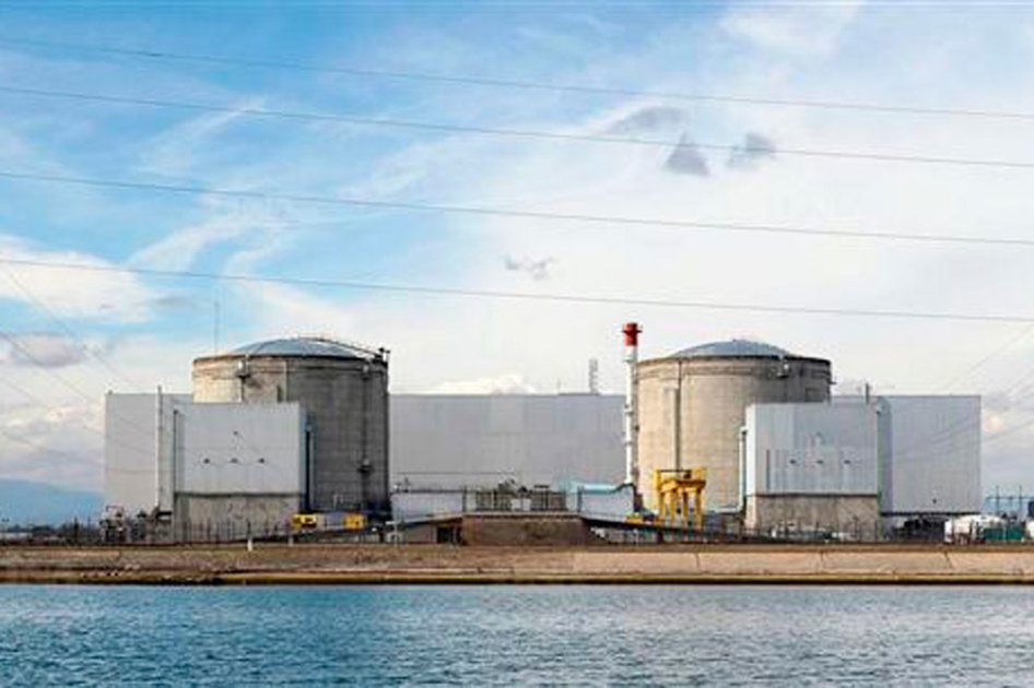 Hollande confirma cierre de la central nuclear más antigua de Francia