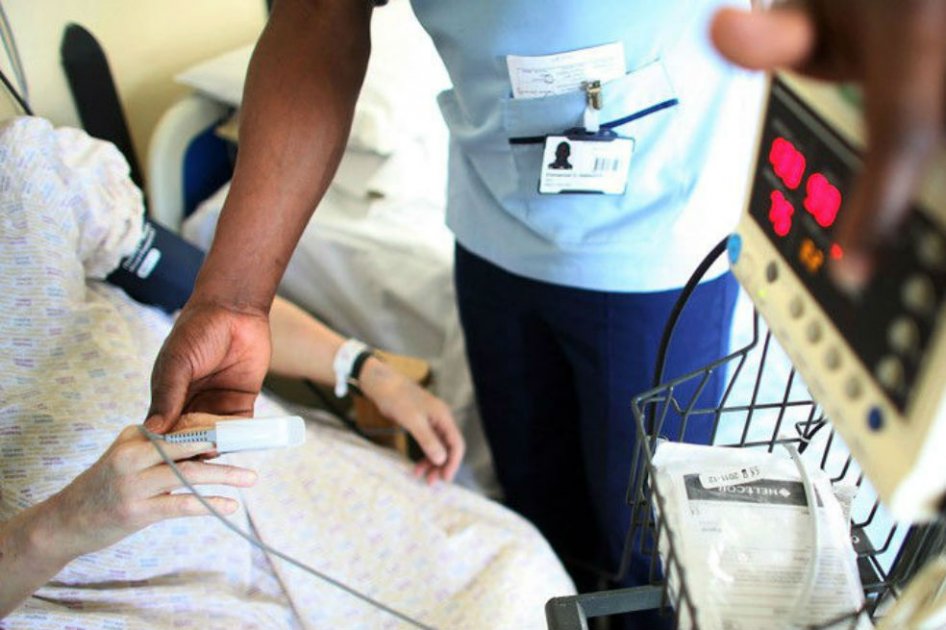 Abierta convocatoria de becas-crédito para quienes cursen especializaciones en salud