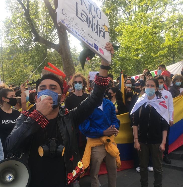 Colombianos París 2021 paro nacional