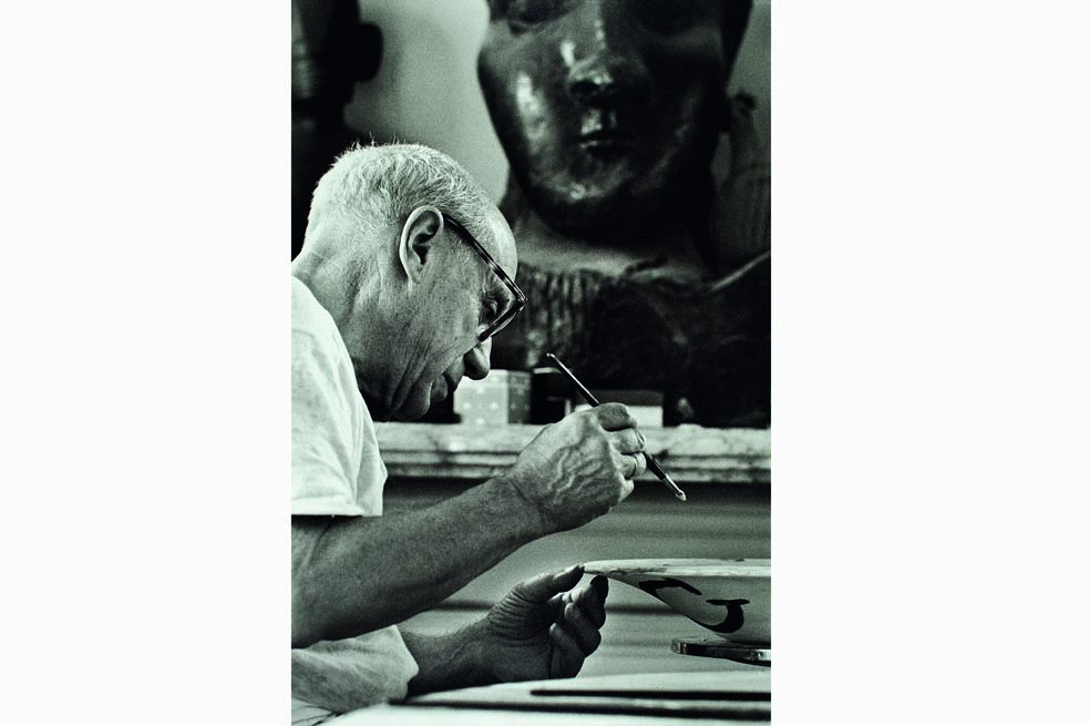 Murió David Douglas Duncan, el fotógrafo que inmortalizó a Picasso
