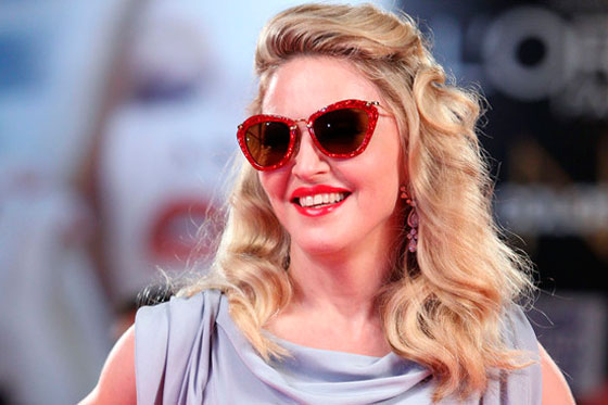 Si Madonna defiende a homosexuales será multada