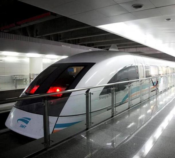 Pekín abre su primer metro sin conductor y otro de levitación magnética