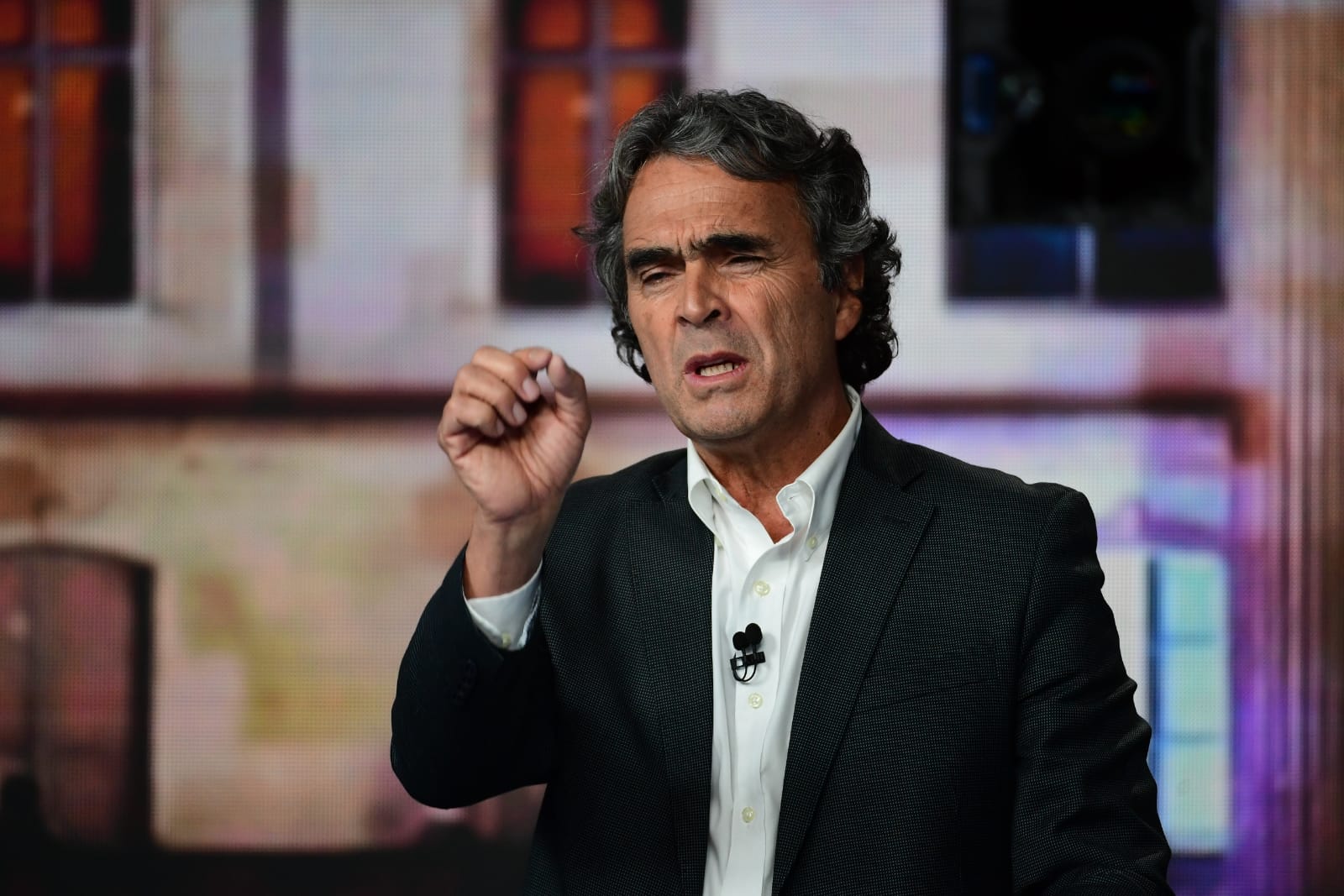 “No son enviados por mí”: Fajardo sobre mensajes que invitan a votar en blanco