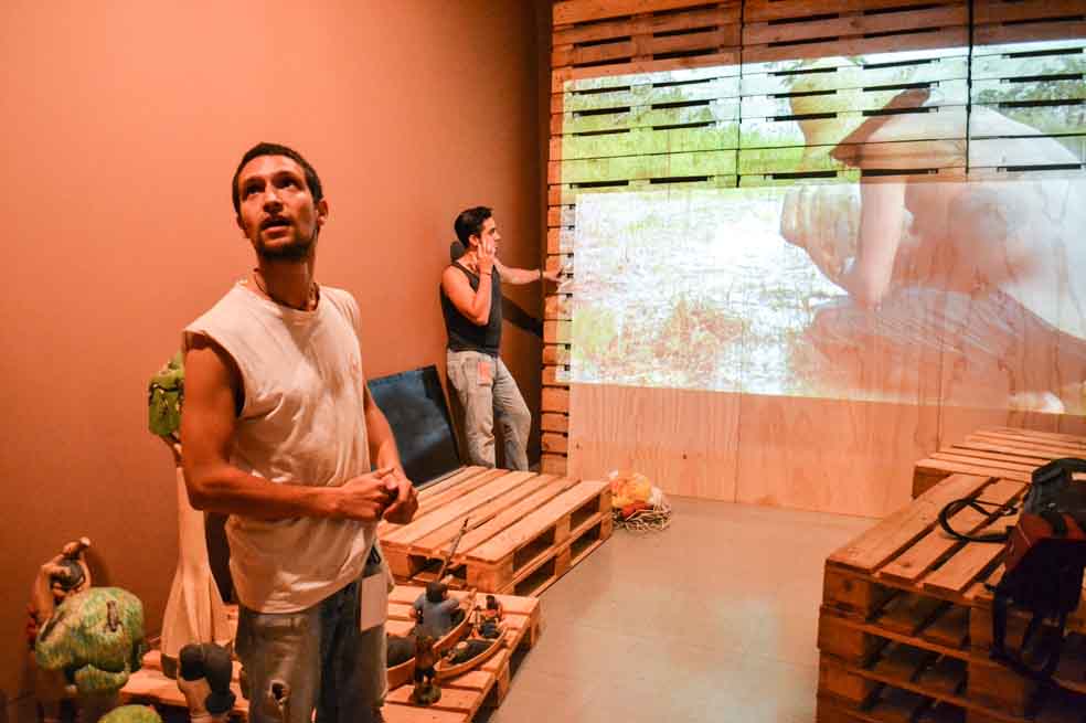 Delcy Marcos Ávila y su video,  en el Salón Nacional. / Cortesía Museo de Antioquia.