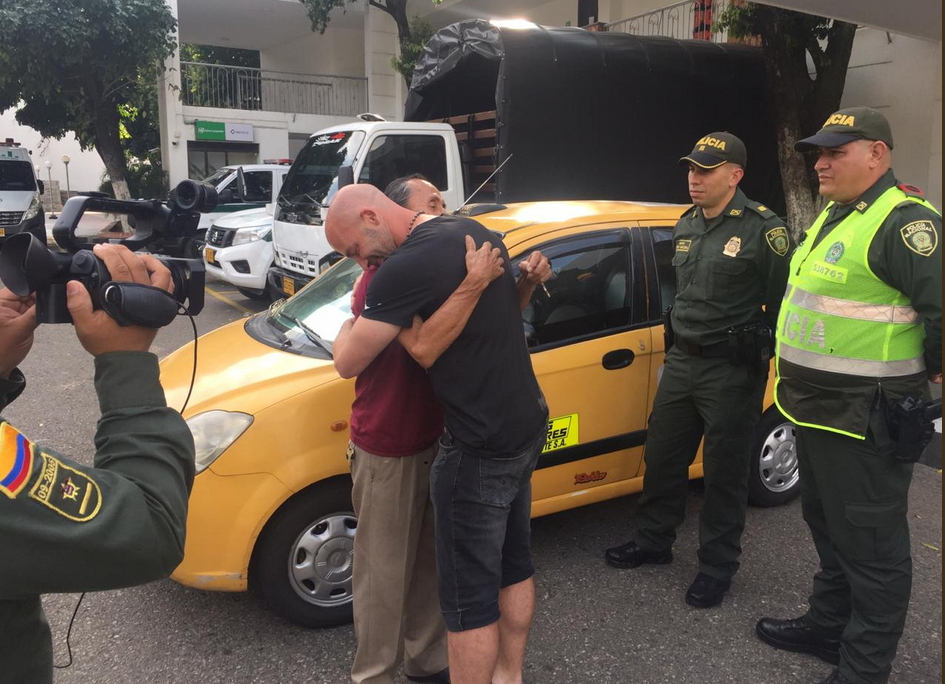 Taxista devolvió 2.600 dólares que el técnico del Cúcuta Deportivo olvidó