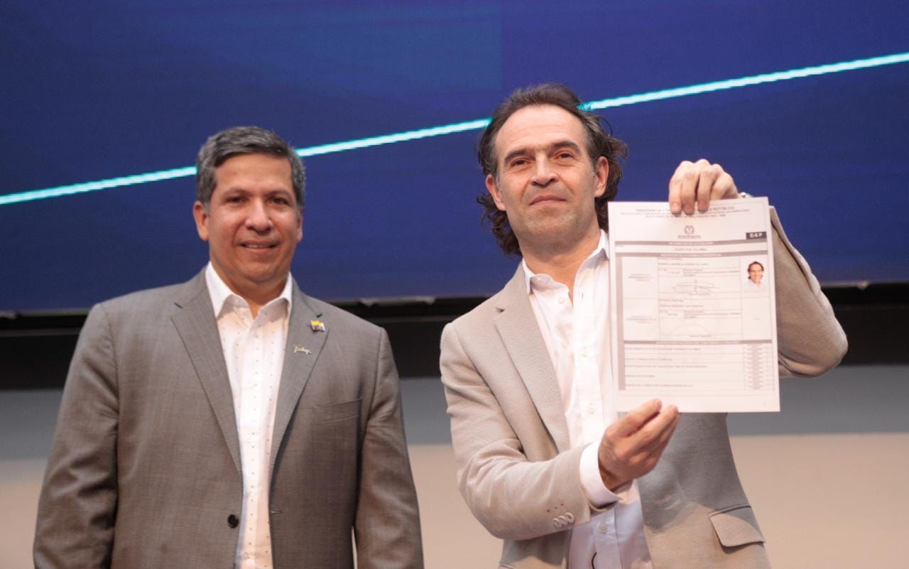 Federico Gutiérrez y Rodrigo Lara se inscribieron como fórmula presidencial