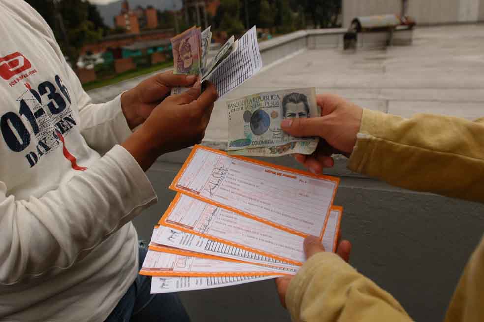 Este martes deciden suerte de la ley de servicios financieros