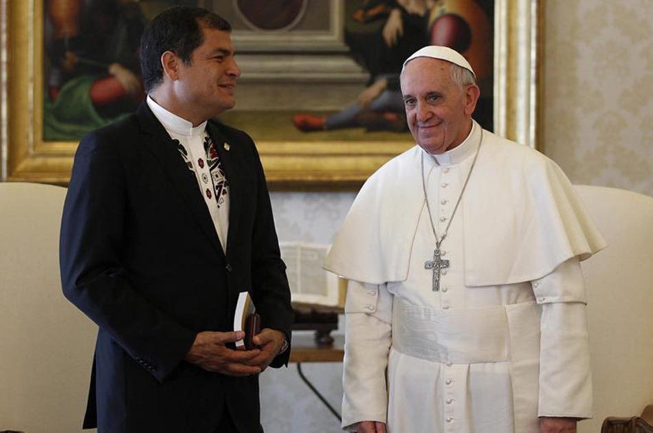 Papa Francisco habló con Correa sobre las poblaciones indígenas