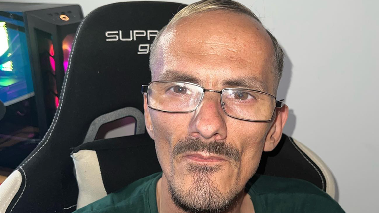 Streamer francés falleció en plena transmisión en vivo. Investigan causas de su muerte