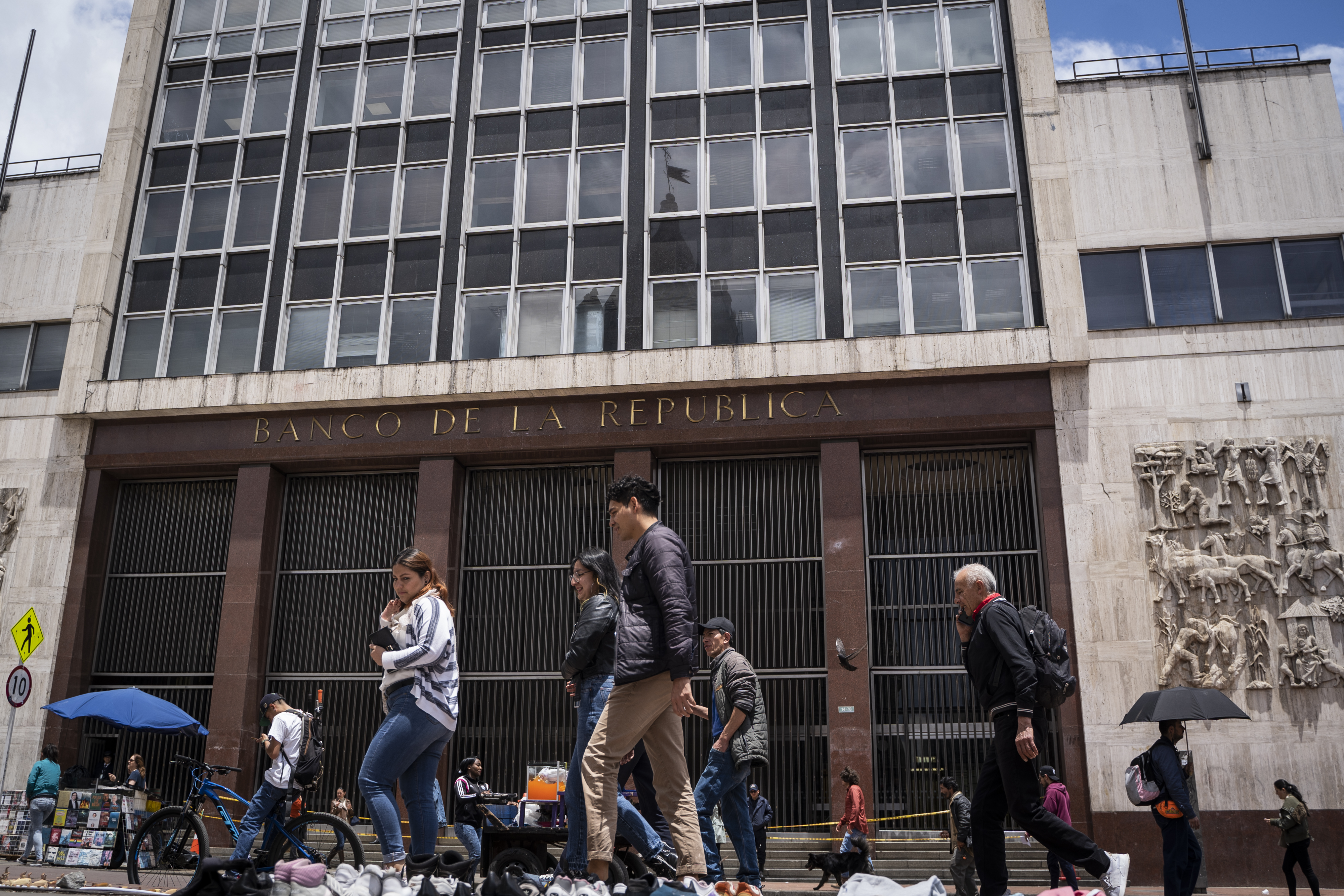 Bonos de Colombia repuntan pese a las dudas fiscales
