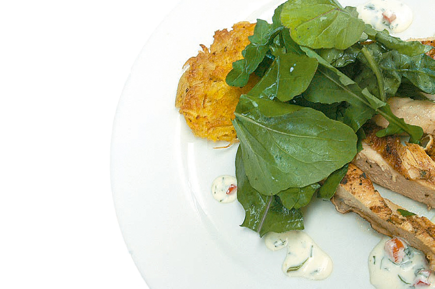 Pollo con galleta de papa sabanera
