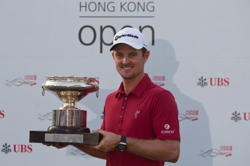 El inglés Justin Rose con el trofeo del Abierto de Hong Kong. / AFP