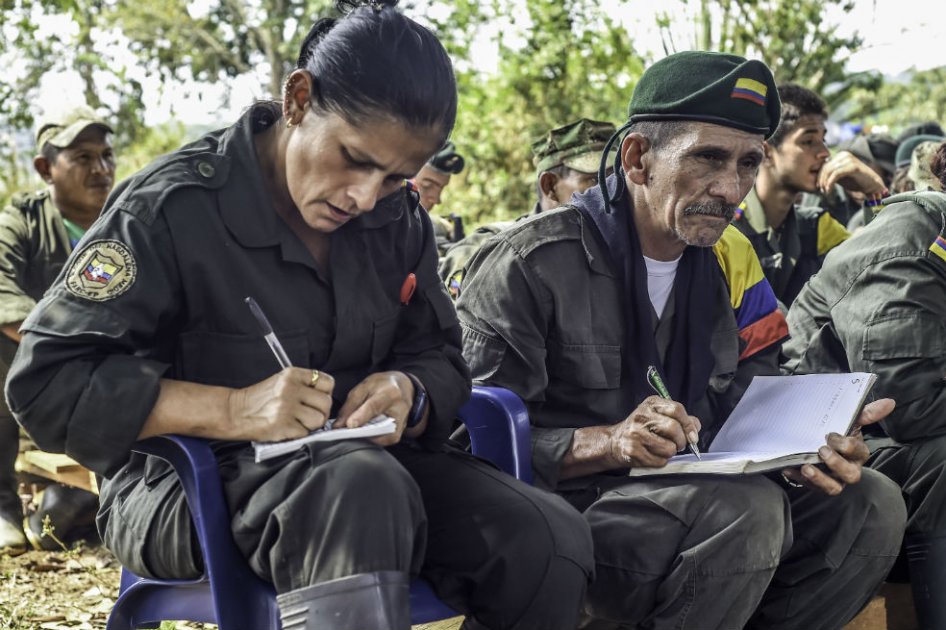 Las clases de las Farc para dejar la guerra