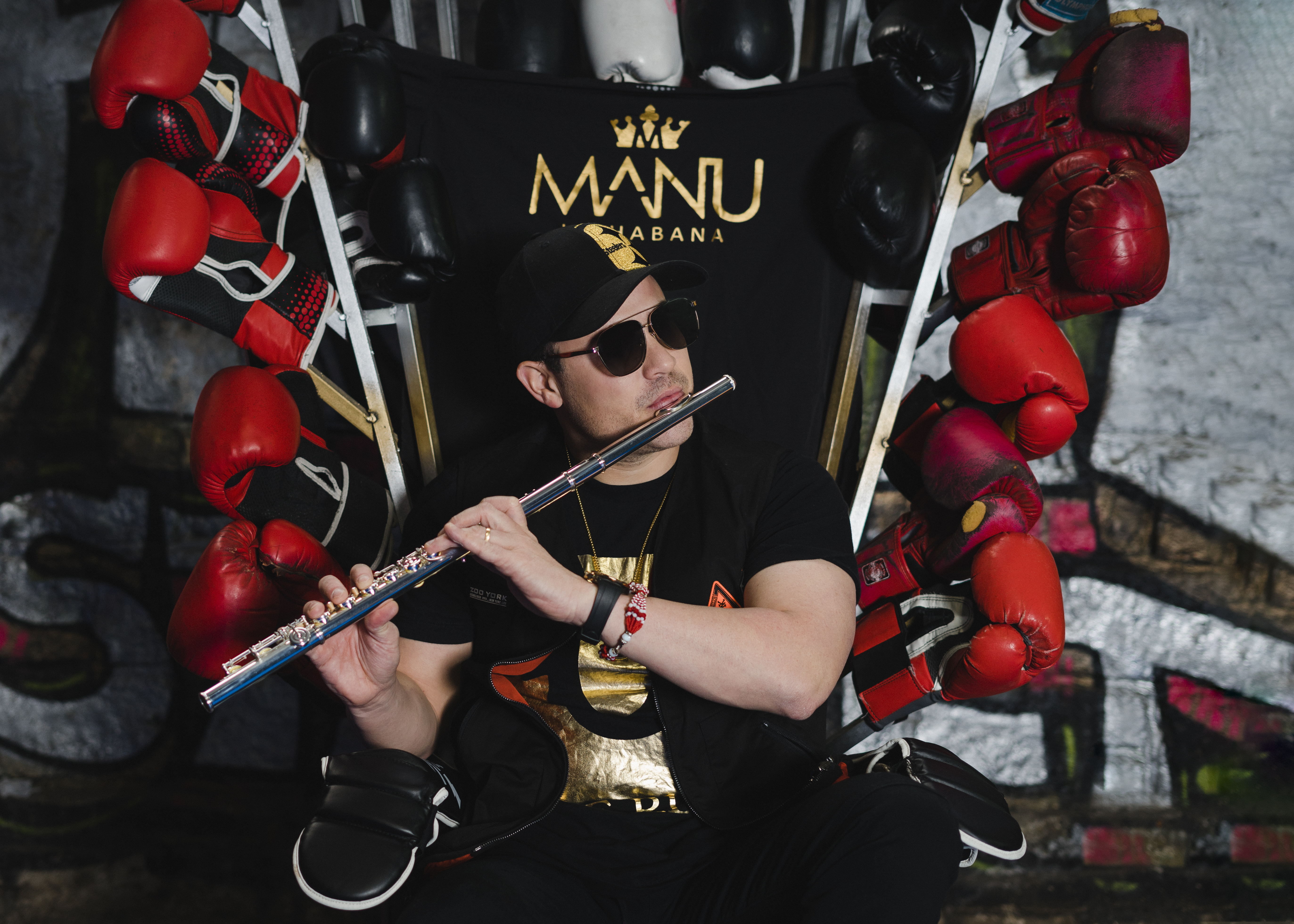 “Bomba”, así suena el nuevo sencillo de reguetón de Manu La Habana