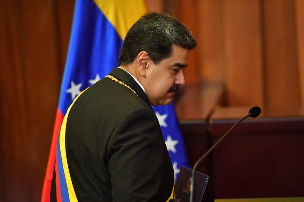 La solitaria posesión de Nicolás Maduro