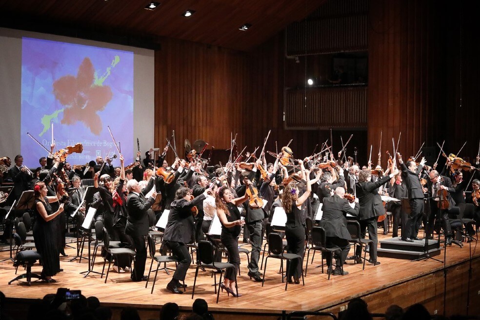 David García, director de la Orquesta Filarmónica de Bogotá dice que esta crisis los obligó a usar plataformas digitales que les permiten conectar con nuevos públicos y más amplios. / Ccortesía