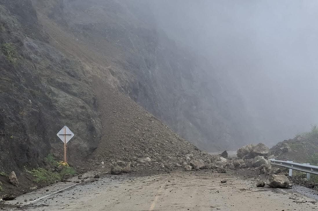 Derrumbe generó afectaciones en la vía Panamericana, entre Pasto y Popayán