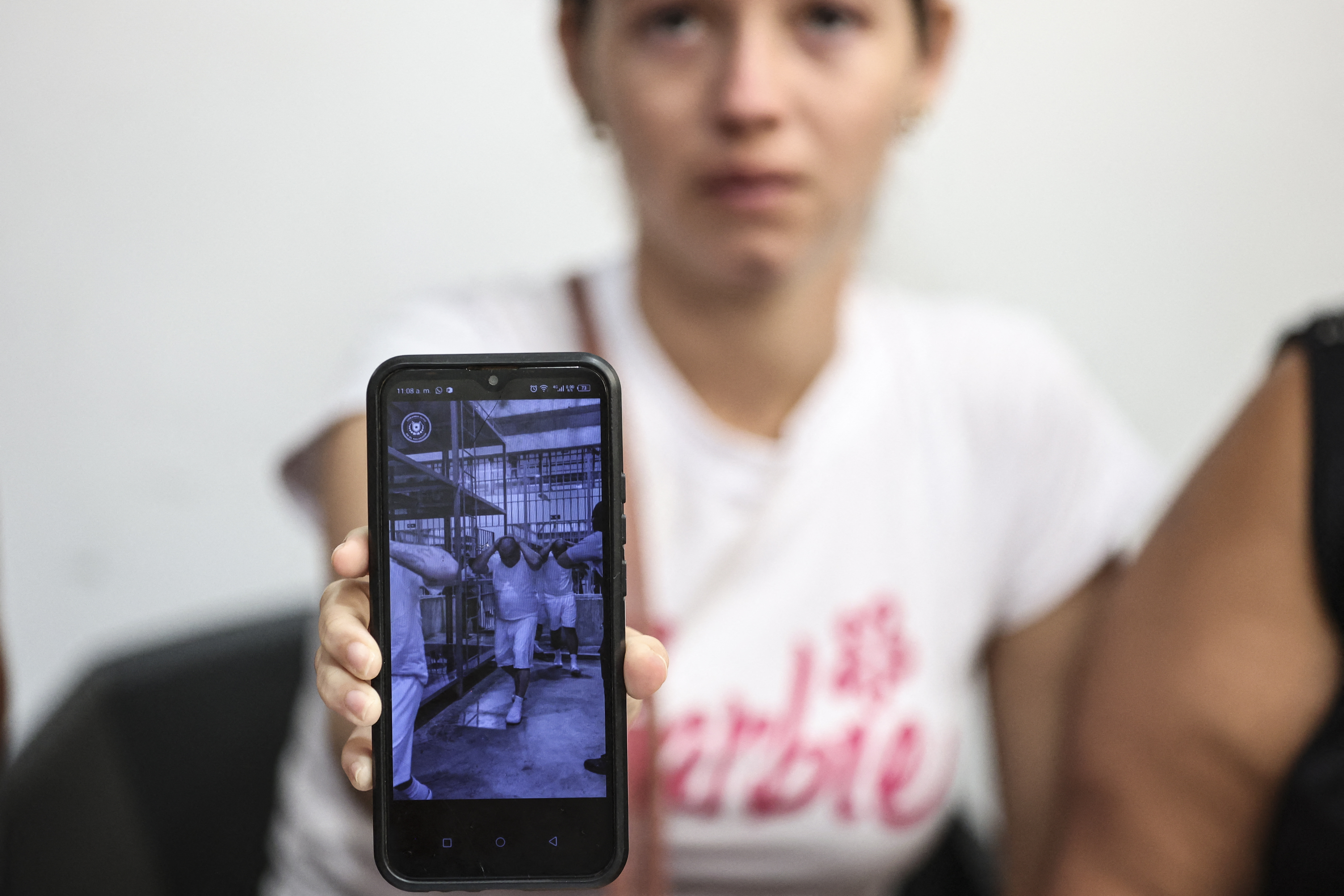 Detenidos por tener tatuajes: lo que denuncian familias de deportados a El Salvador