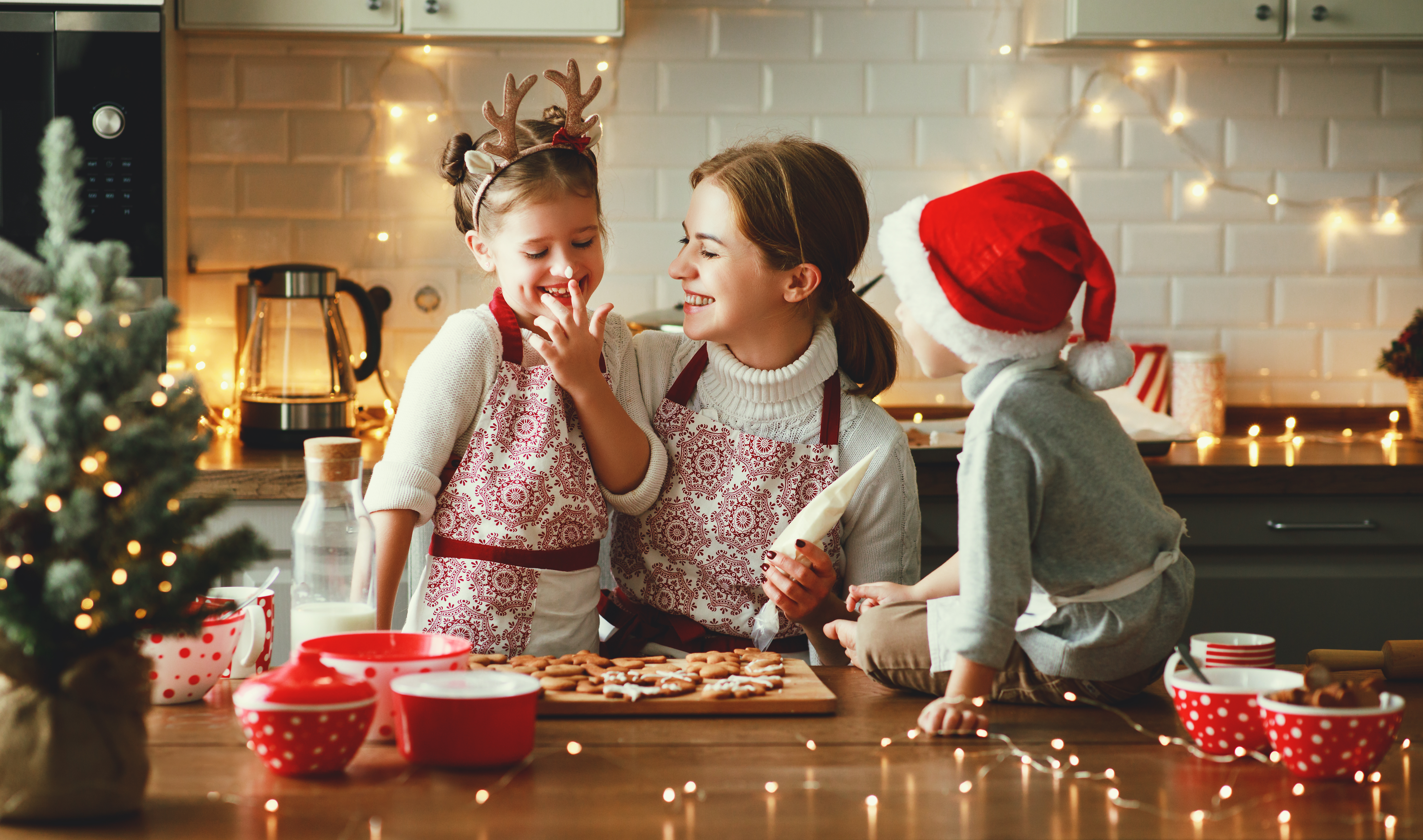 En el mes de la dulzura descubre los beneficios de cocinar en familia