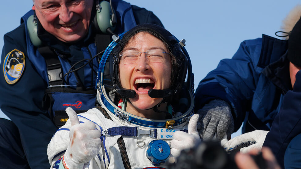 Baten récord femenino del vuelo espacial más largo