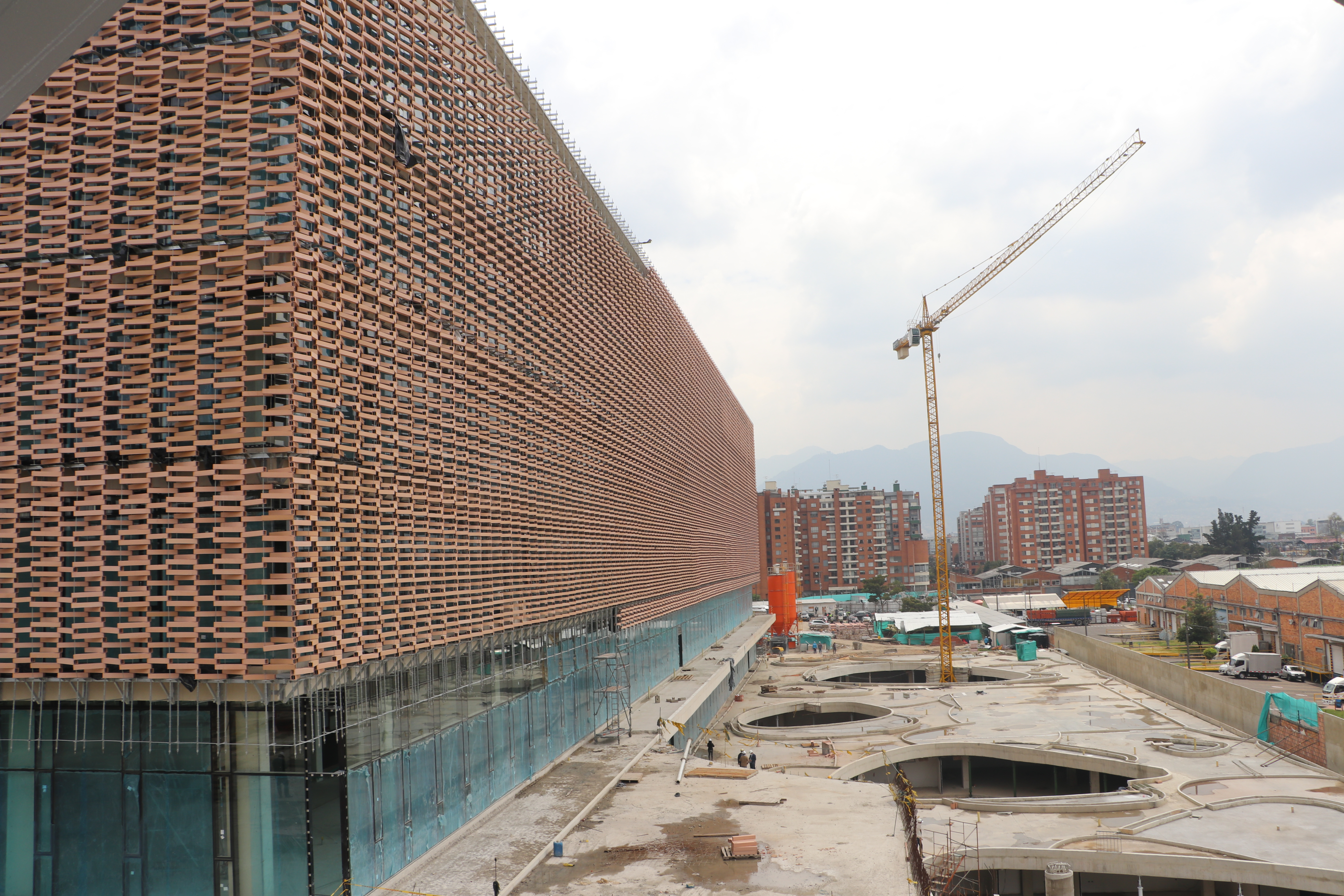 Contraloría de Bogotá advierte retrasos en 21 obras de infraestructura