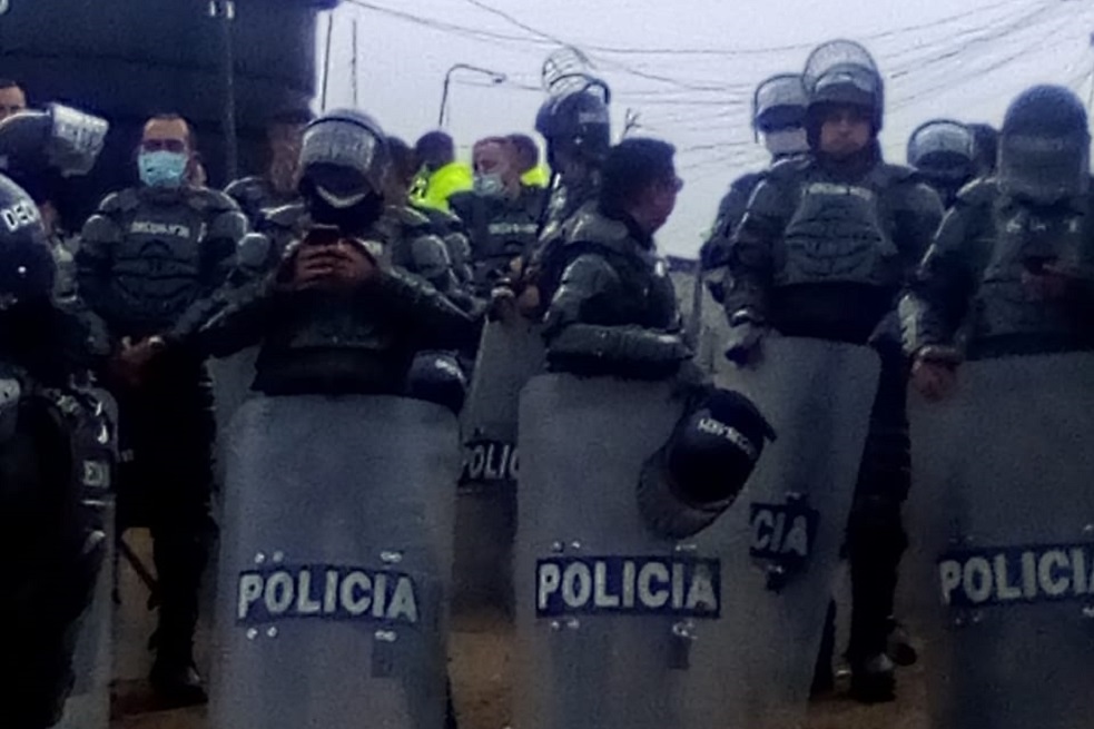 Esmad desaloja a familias de Altos de la Florida, en Soacha