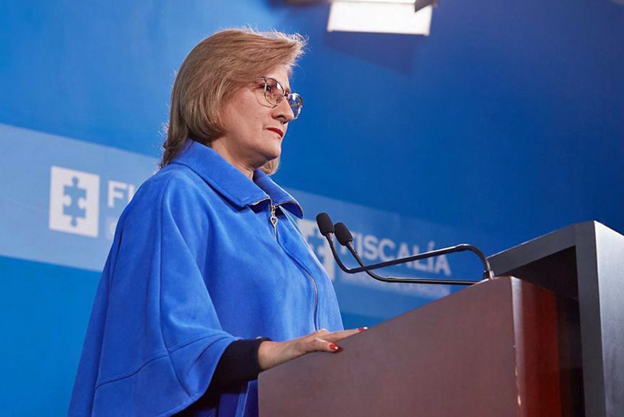 AME8958. BOGOTÁ (COLOMBIA), 13/02/2024.- Fotografía cedida por la Oficina de prensa de la Fiscalía General de Colombia que muestra a la fiscal encargada, Martha Mancera, durante unas declaraciones hoy, en Bogotá (Colombia). A falta de una elección oficial para ocupar el cargo de fiscal general por parte de la Corte Suprema de Colombia, la Fiscalía quedó desde ayer en manos de la vicefiscal Martha Janeth Mancera tras la salida de Francisco Barbosa, quien asumió el cargo en 2020 y ha estado enfrentado durante meses con el presidente, Gustavo Petro. El mandatario presentó en septiembre pasado a la Corte Suprema una terna compuesta por tres mujeres para reemplazar a Barbosa, pero en las cuatro votaciones efectuadas hasta hora ninguna de ellas ha obtenido los 16 votos requeridos de los 23 magistrados que componen ese tribunal. EFE/ Oficina de Prensa de la Fiscalía General Colombia SÓLO USO EDITORIAL/SÓLO DISPONIBLE PARA ILUSTRAR LA NOTICIA QUE ACOMPAÑA (CRÉDITO OBLIGATORIO)