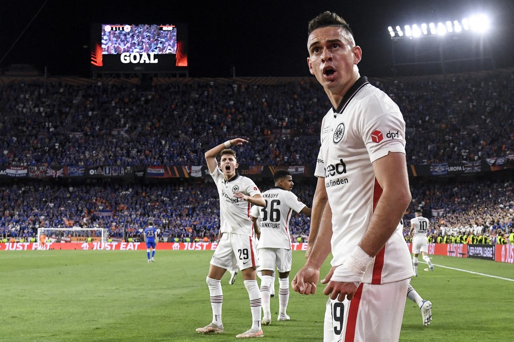 ¿Para qué está el Frankfurt de Rafael Santos Borré en la Bundesliga?