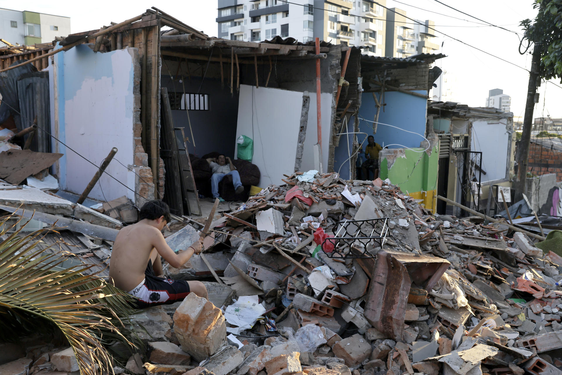 Gobierno también decretó tres días de duelo nacional por las víctimas del terremoto