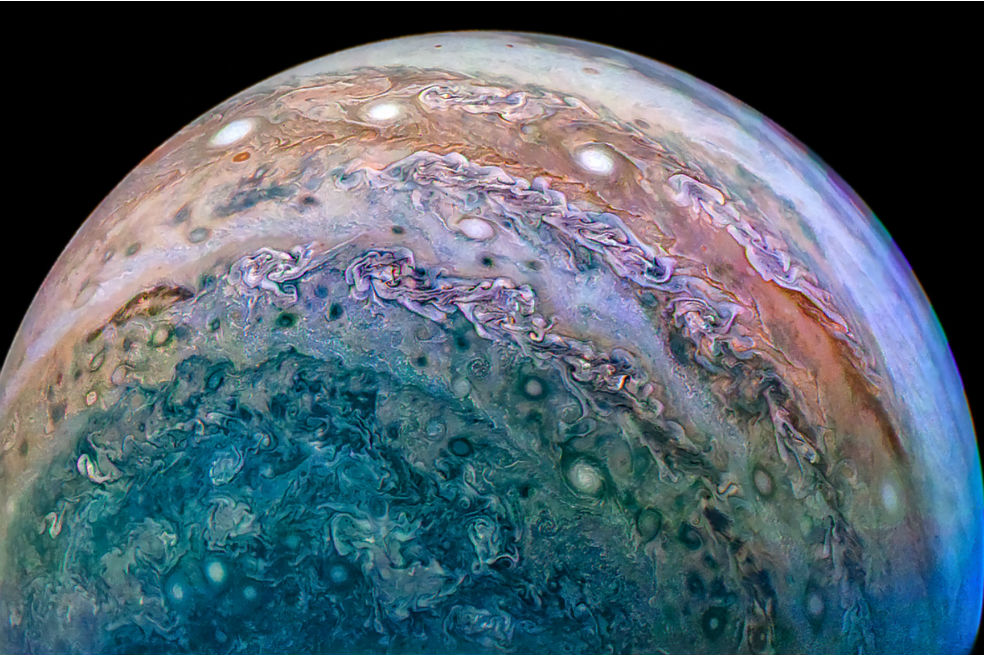 Esta imagen de Júpiter fue tomada por la sonda Juno en diciembre pasado. Los dos planetas encontrados tienen características similares a este vecino del Sistema Solar.