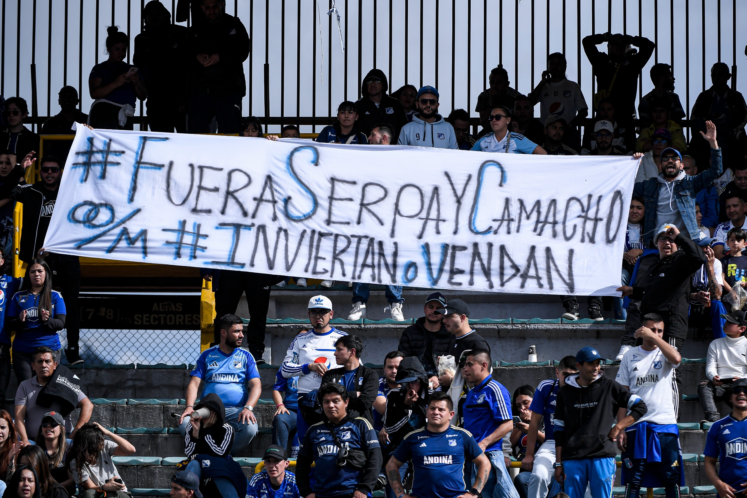Millonarios ganó, pero la tensión sigue: abucheos, enojo y un plantón en camino
