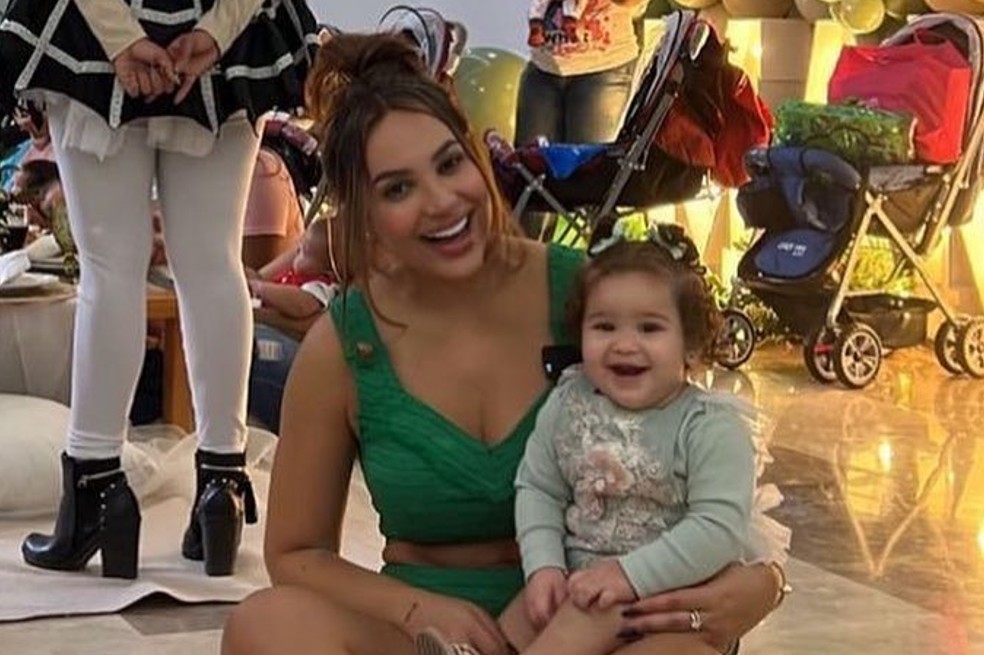¡Qué ternura! Las primeras palabras que pronuncia Adhara, hija de Andrea Valdiri