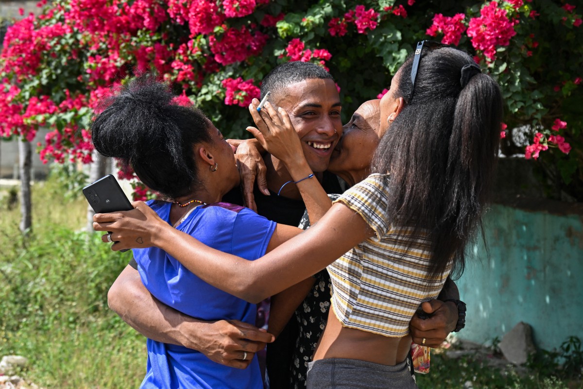 Cuba inicia la liberación de presos políticos en medio de sus conversaciones con EE. UU.