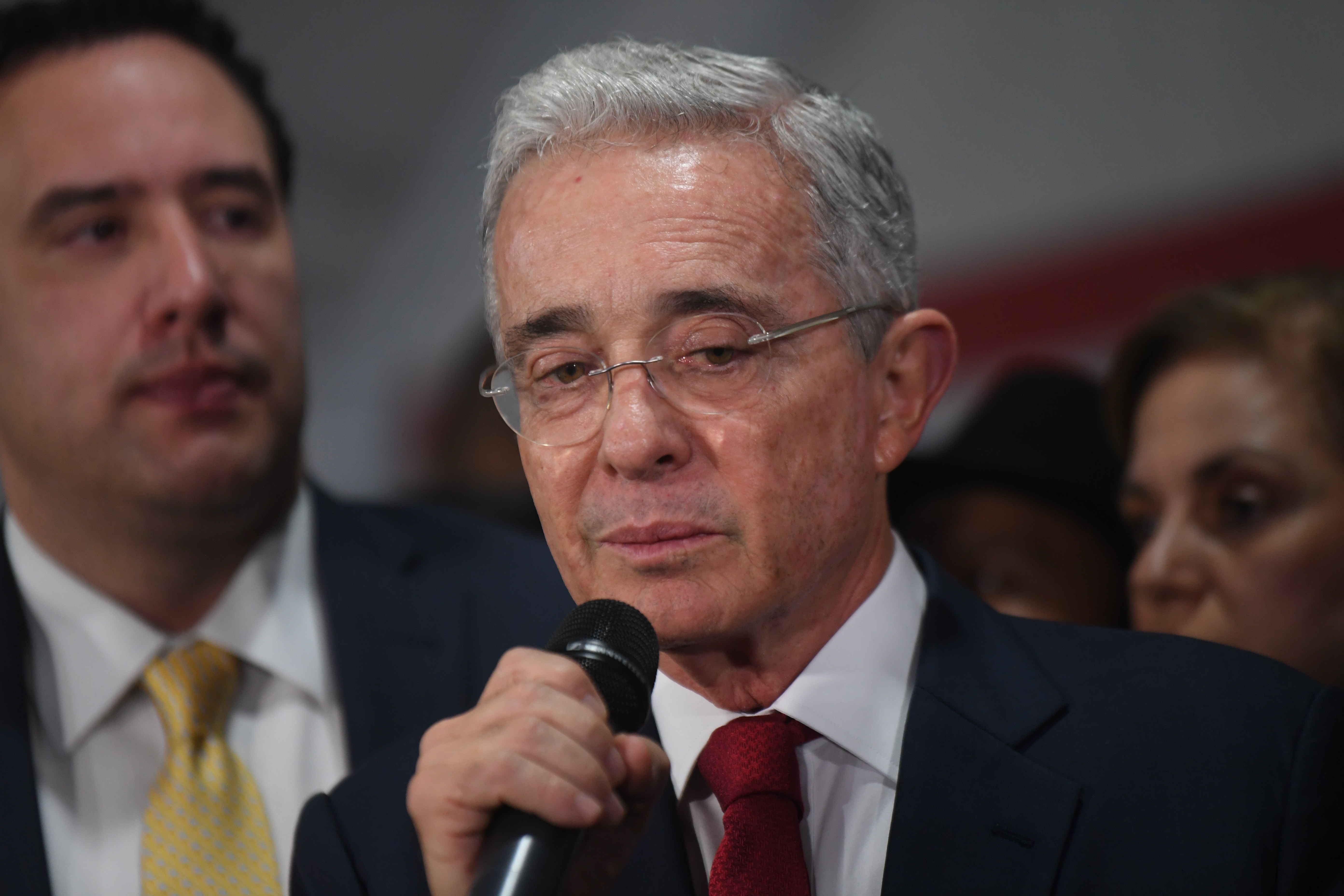 Análisis: ¿El juicio contra Uribe le dará o le quitará fuerza en 2022?