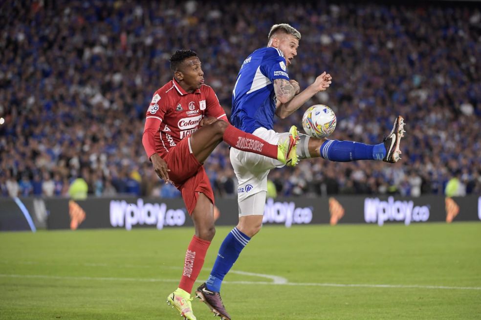 Victoria de Millonarios 2 - 1 frente a América de Cali en el estadio El Campín de Bogotá.