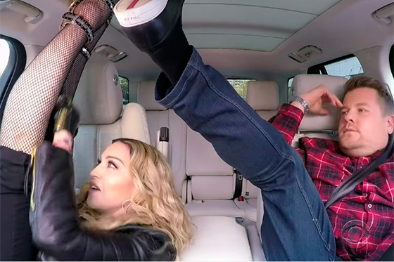Madonna y James Corden.