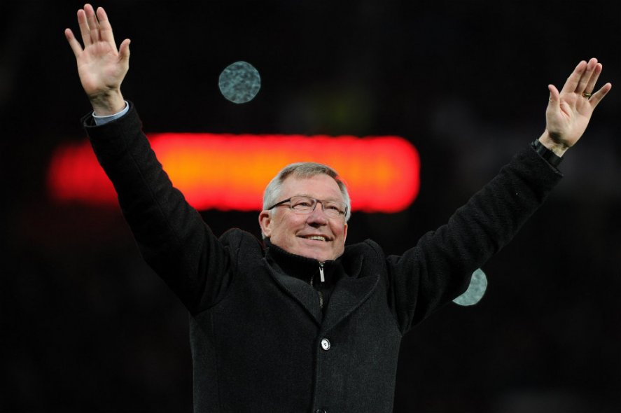 Alex Ferguson, entrenador del Manchester United, se retira