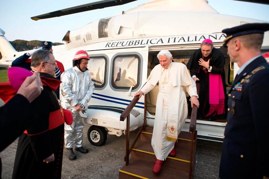Benedicto XVI ha entregado ya el anillo del Pescador para que sea anulado