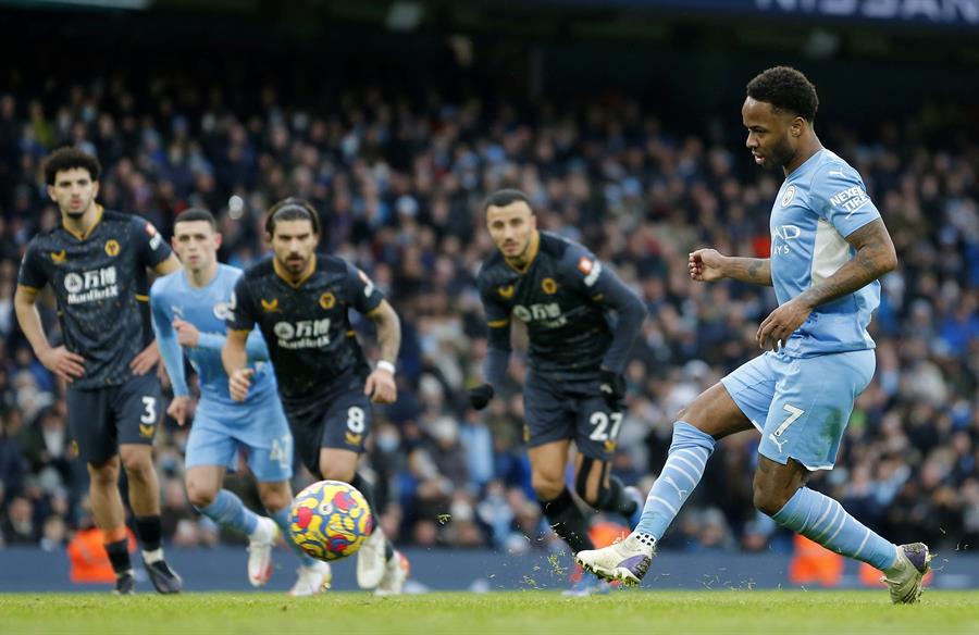 Manchester City abrió la jornada del sábado en la Premier con victoria