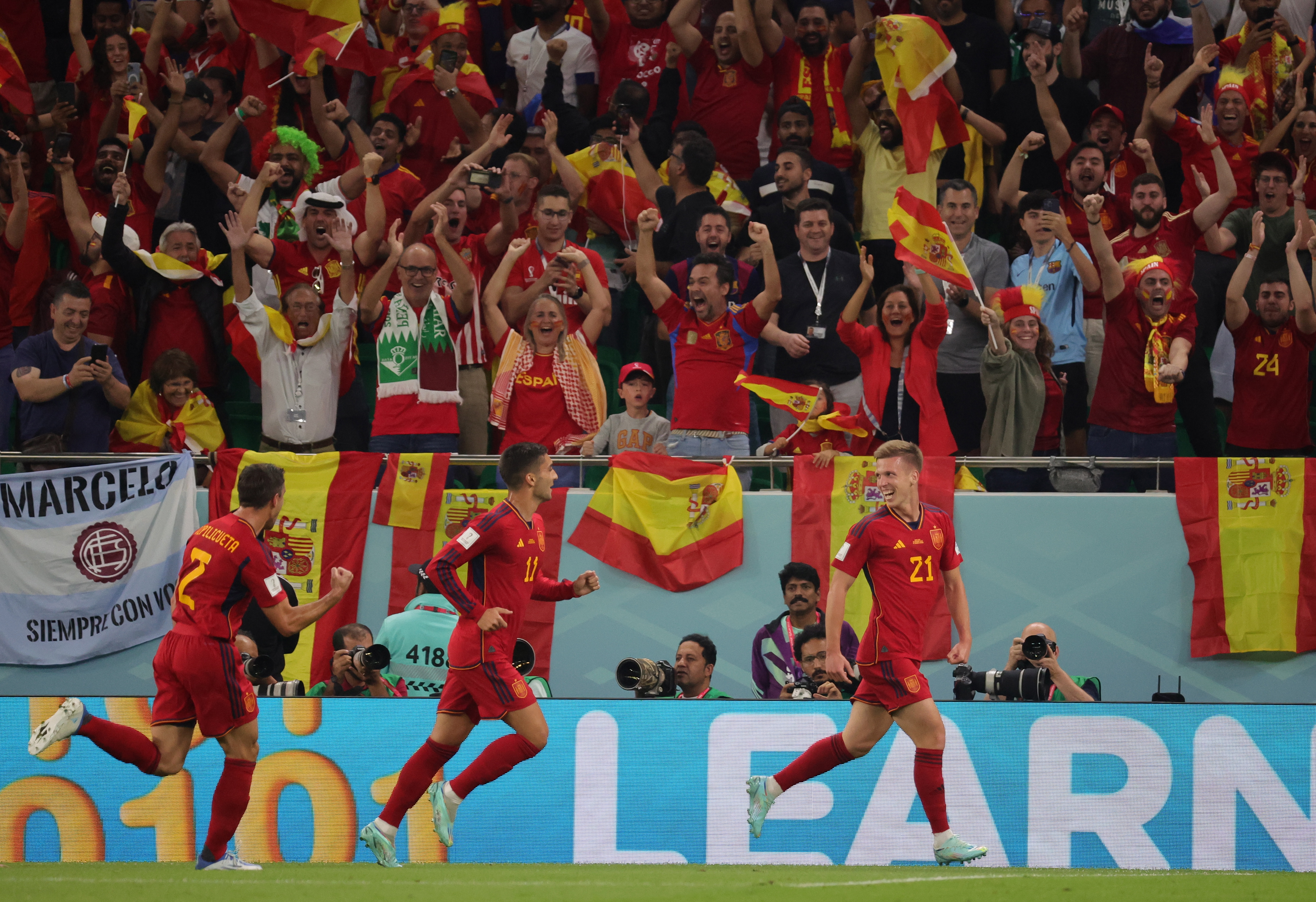 Doha (Qatar), 23/11/2022.- Dani Olmo (R) of Spain celebrates scoring the opening goal during the FIFA World Cup 2022 group E soccer match between Spain and Costa Rica at Al Thumama Stadium in Doha, Qatar, 23 November 2022. (Mundial de Fútbol, España, Catar) EFE/EPA/Abir Sultan