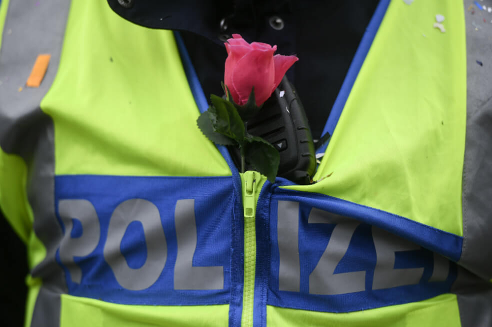 Una camioneta Mercedes Benz atropelló a una multitud que celebraba un carnaval en Volkmarsen, Alemania.  / AFP