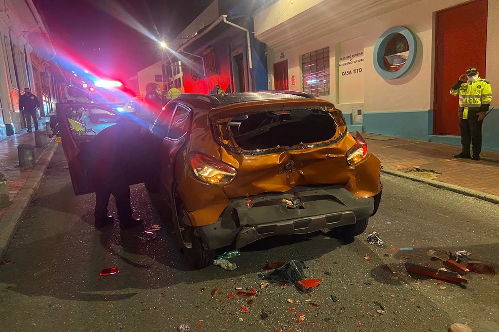 Video: hombre arrolló con su vehículo a un policía en Bogotá