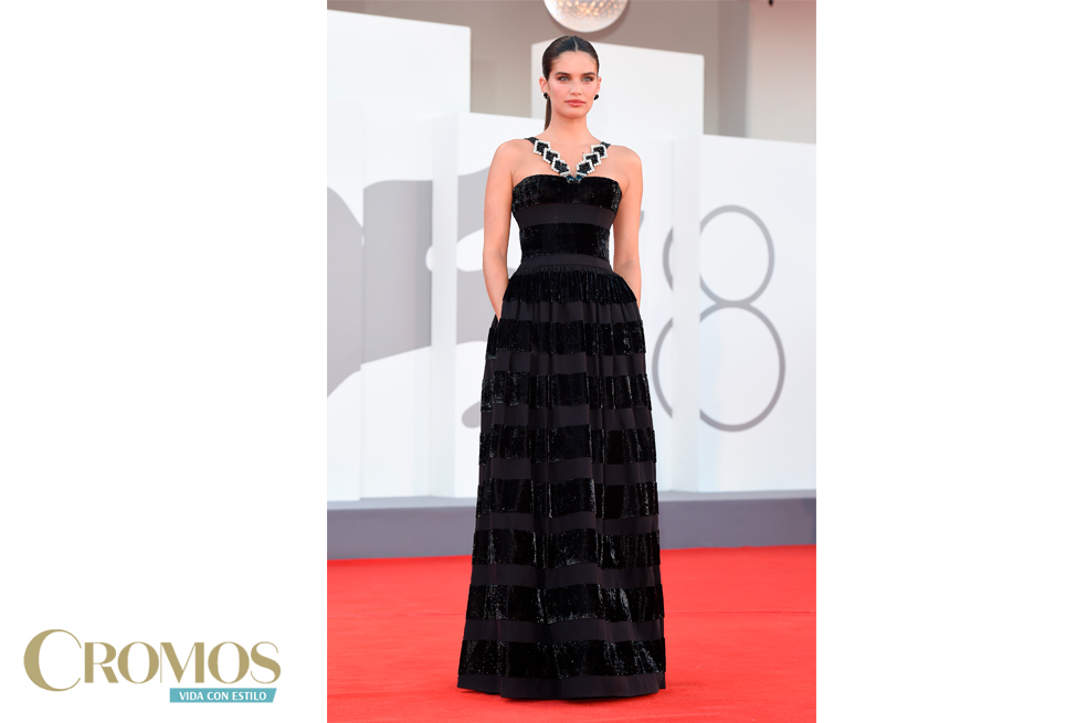 Los mejores ‘looks’ del Festival de Cine de Venecia 2021. En la Gala Inaugural de la 76ª edición del Festival de Venecia las miradas se volcaron a los estilos de las celebridades internacionales que caminaron por el Palacio de Congresos del Lido