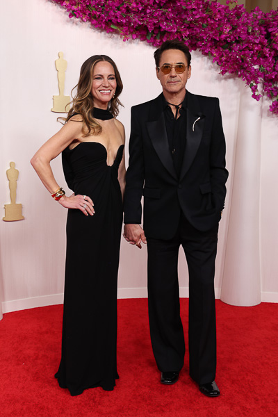 Robert Downey Jr, ganador del Premio Oscar en la categoría Mejor Actor de Reparto por 'Oppenheimer', dedicó el premio a su esposa Susan. Acudió a la gala vistiendo un diseño de Saint Laurent.