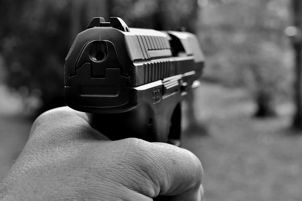 Menor de 13 años sería el responsable de cometer un doble homicidio en Medellín