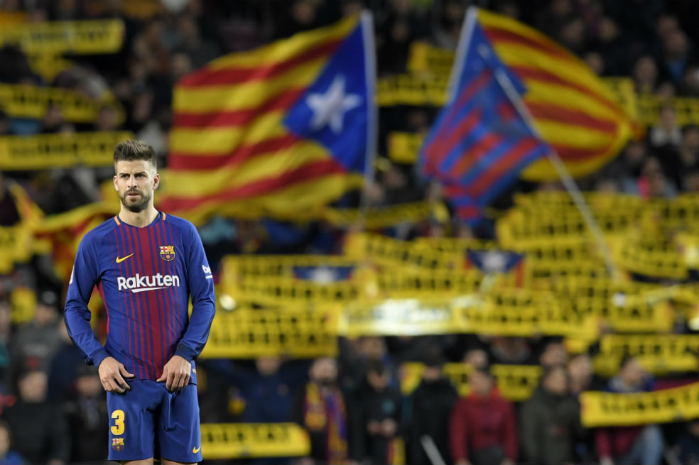 Piqué renueva con Barcelona hasta 2022