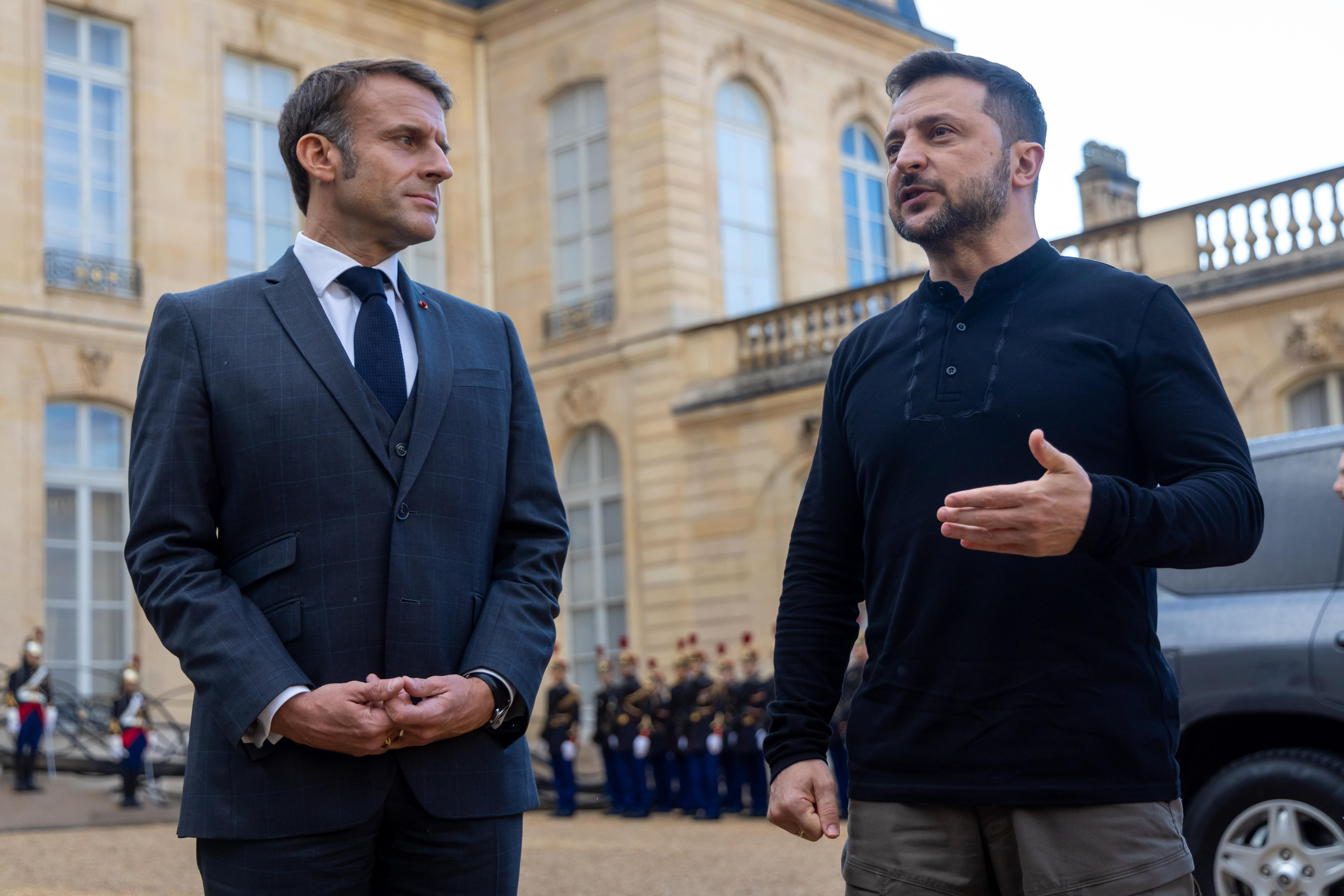 Zelenski visita Francia para renovar sus apoyos internacionales